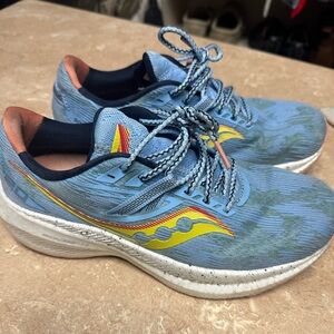 Saucony Triumph 20 size 8.5